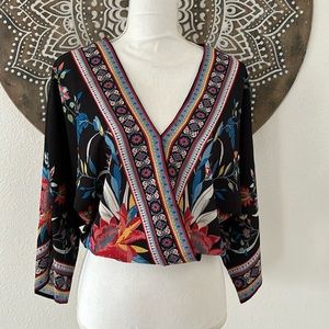 *EUC* FLYING TOMATO V-neck floral ethnic blouse. Size XS.